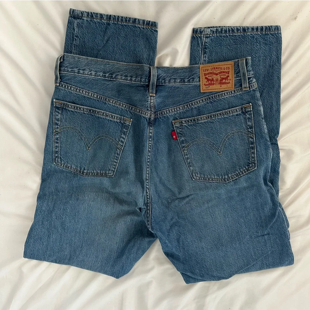 LEVIS - Picture 2 of 3